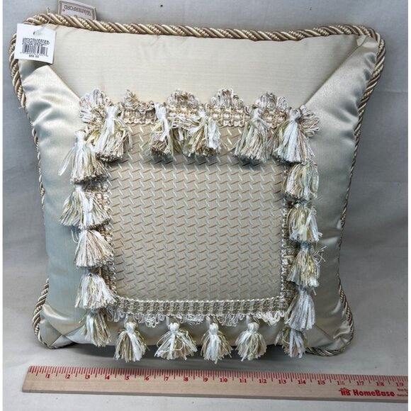 WC Designs Waterford Polyester Conor Paisley 18" x 18" Gold Pillow Tassels - Picture 5 of 6